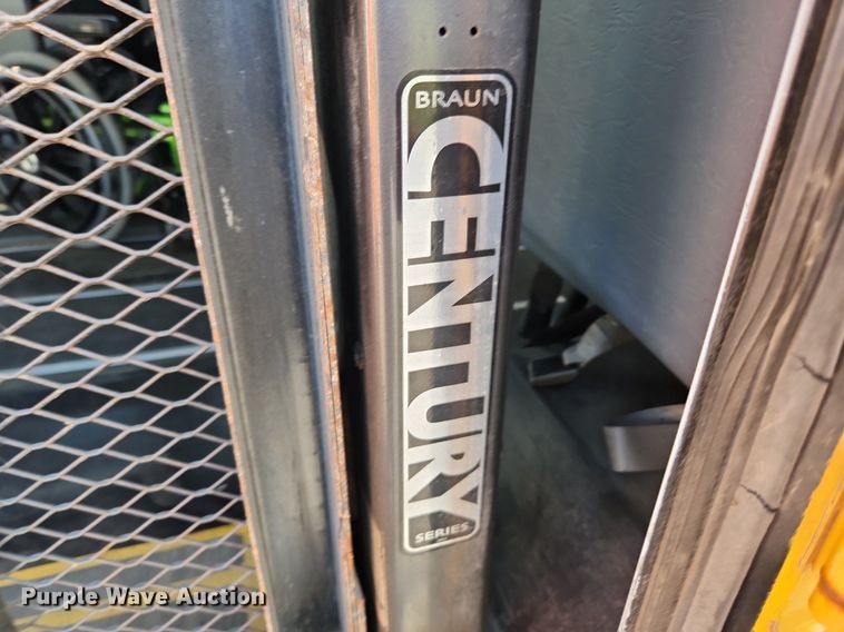 image for item OK9593 2003 Chevrolet Express G3500  school bus