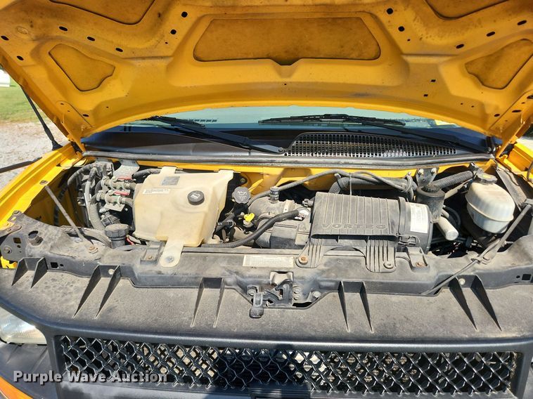 image for item OK9593 2003 Chevrolet Express G3500  school bus