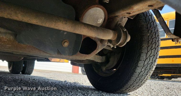 image for item OK9593 2003 Chevrolet Express G3500  school bus