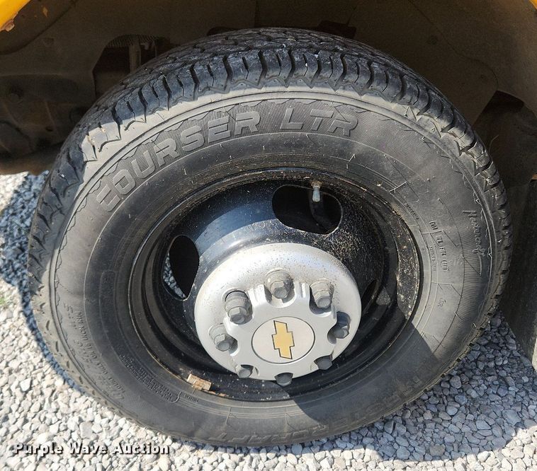 image for item OK9593 2003 Chevrolet Express G3500  school bus