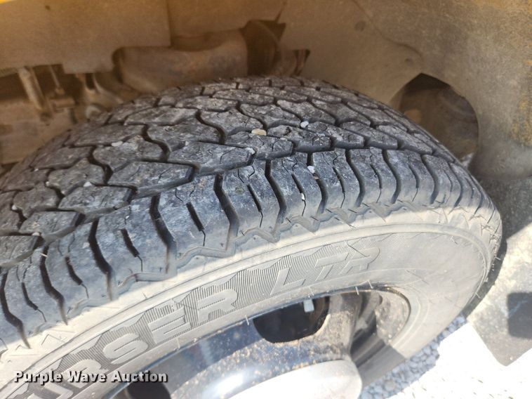 image for item OK9593 2003 Chevrolet Express G3500  school bus