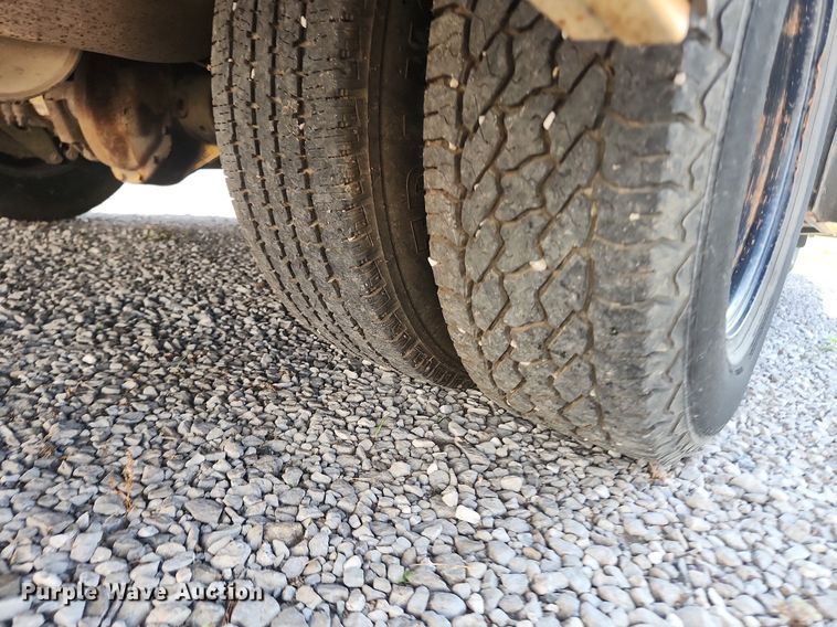 image for item OK9593 2003 Chevrolet Express G3500  school bus