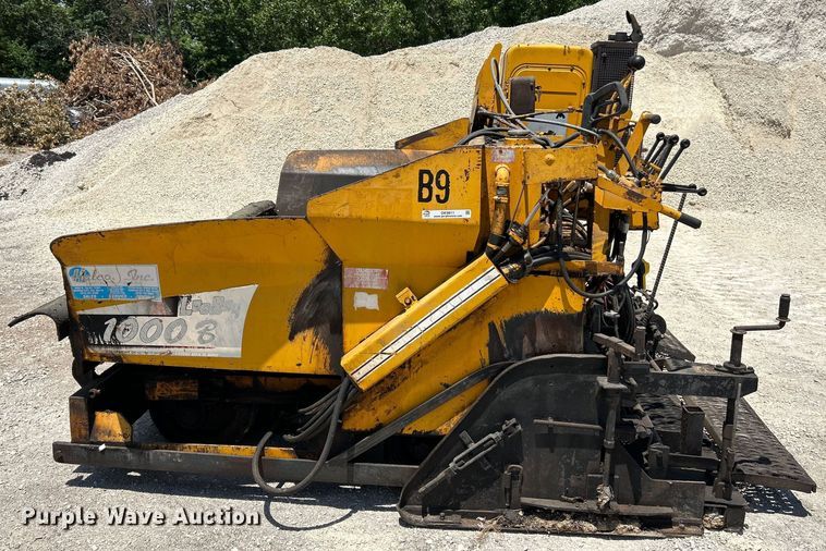 image for item OK9611 1994 LeeBoy 1000B  paver