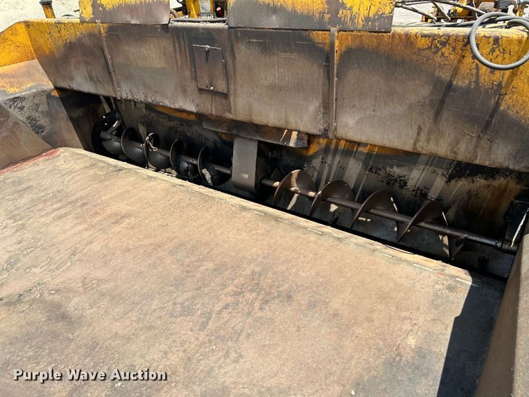 image for item OK9611 1994 LeeBoy 1000B  paver