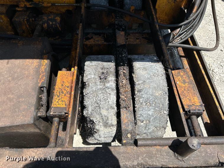 image for item OK9611 1994 LeeBoy 1000B  paver