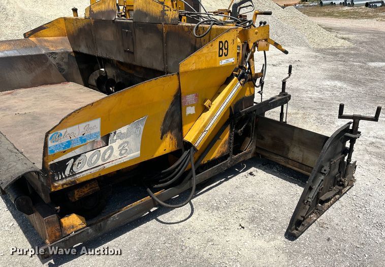 image for item OK9611 1994 LeeBoy 1000B  paver