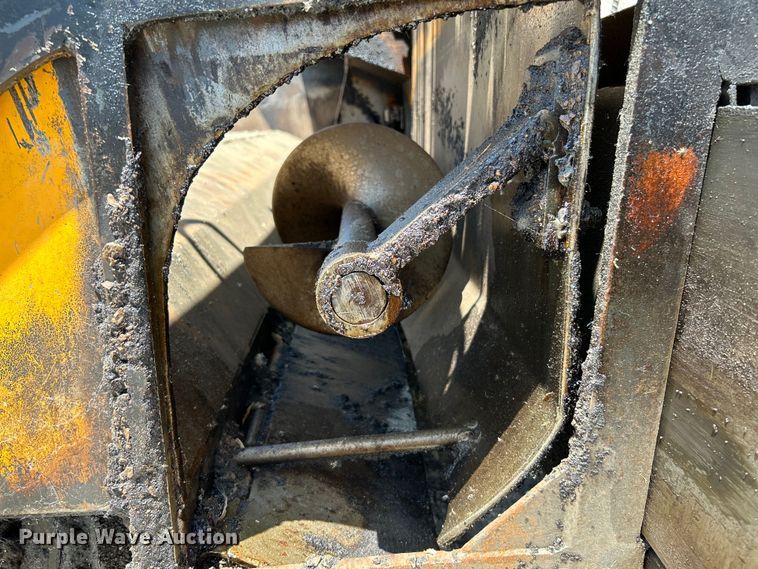 image for item OK9611 1994 LeeBoy 1000B  paver