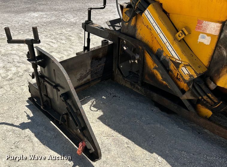 image for item OK9611 1994 LeeBoy 1000B  paver