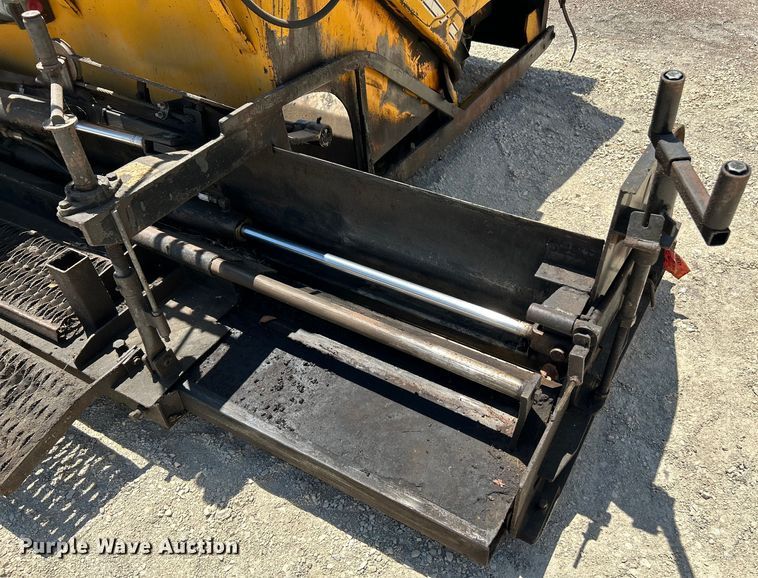 image for item OK9611 1994 LeeBoy 1000B  paver