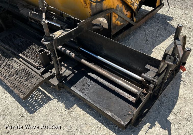 image for item OK9611 1994 LeeBoy 1000B  paver