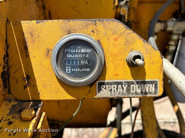 image for item OK9611 1994 LeeBoy 1000B  paver