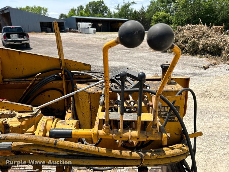 image for item OK9611 1994 LeeBoy 1000B  paver