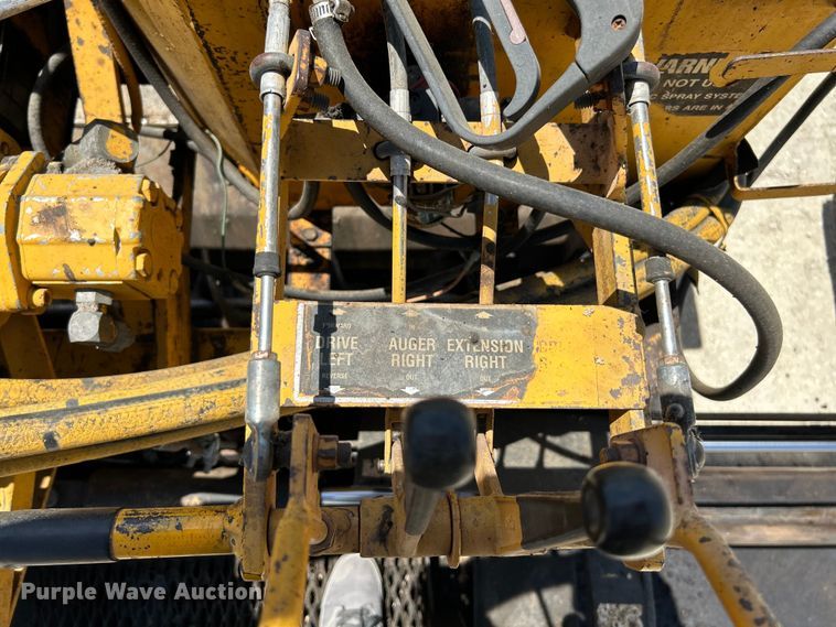 image for item OK9611 1994 LeeBoy 1000B  paver