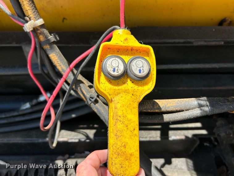 image for item OK9611 1994 LeeBoy 1000B  paver