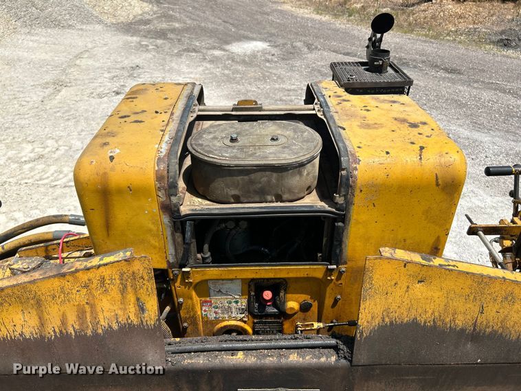 image for item OK9611 1994 LeeBoy 1000B  paver