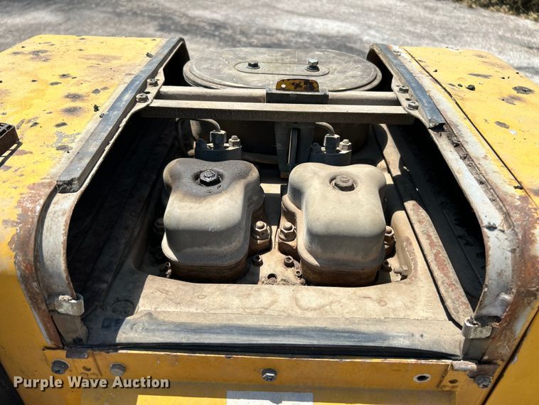 image for item OK9611 1994 LeeBoy 1000B  paver