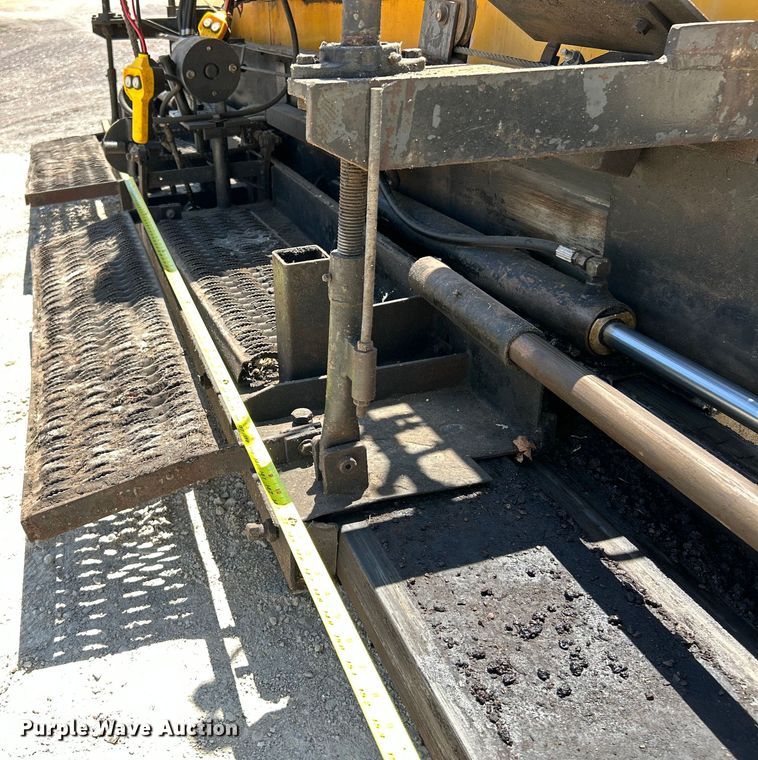 image for item OK9611 1994 LeeBoy 1000B  paver