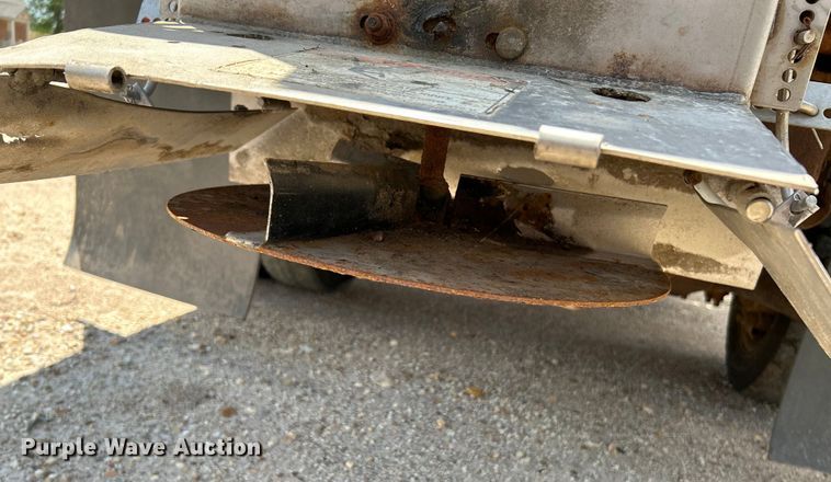 image for item OK9612 2005 Ford F550 Super Duty  dump flatbed truck