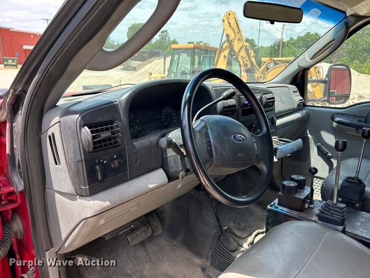 image for item OK9612 2005 Ford F550 Super Duty  dump flatbed truck