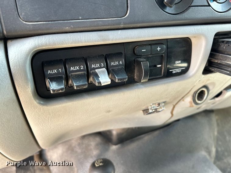 image for item OK9612 2005 Ford F550 Super Duty  dump flatbed truck