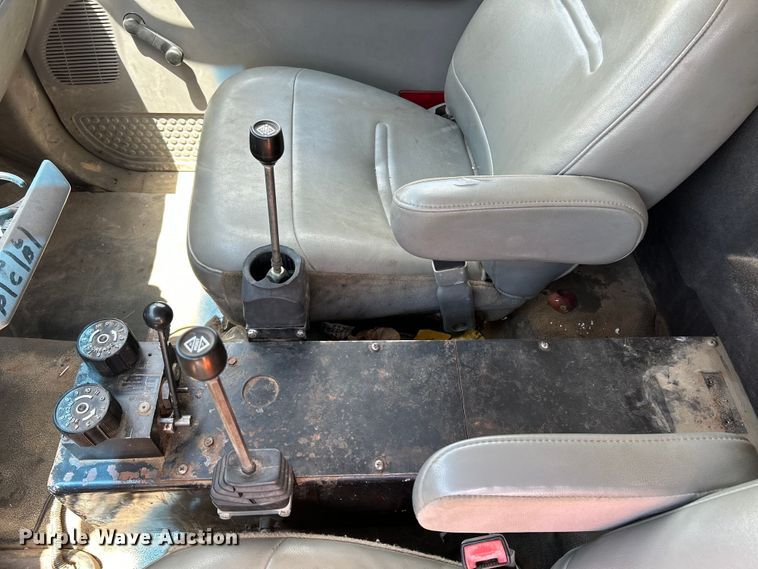 image for item OK9612 2005 Ford F550 Super Duty  dump flatbed truck