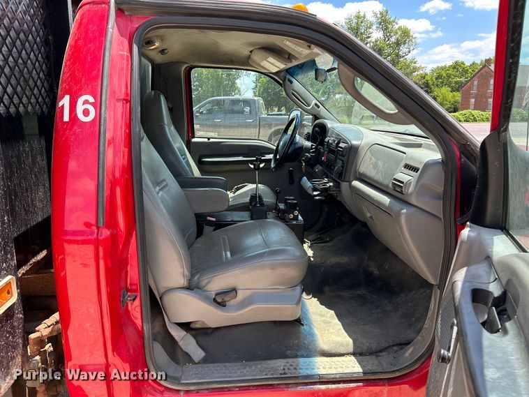 image for item OK9612 2005 Ford F550 Super Duty  dump flatbed truck