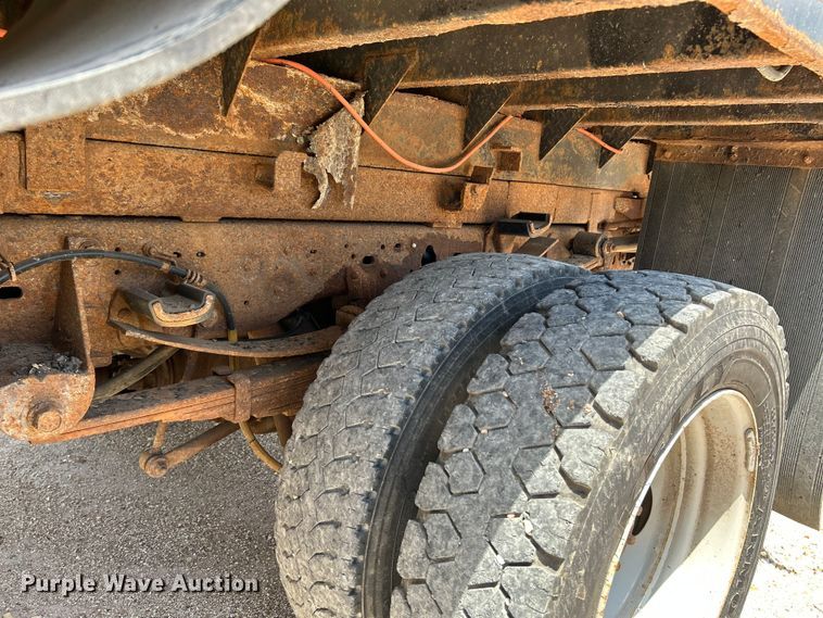 image for item OK9612 2005 Ford F550 Super Duty  dump flatbed truck