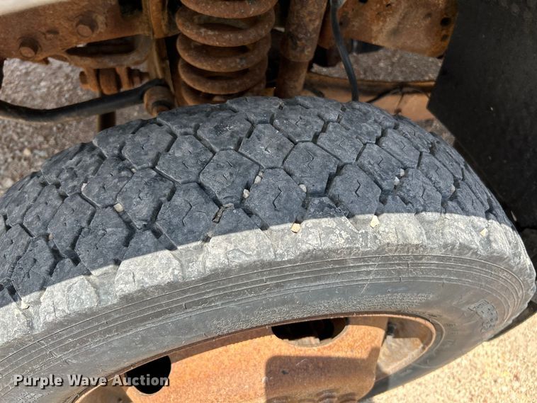 image for item OK9612 2005 Ford F550 Super Duty  dump flatbed truck