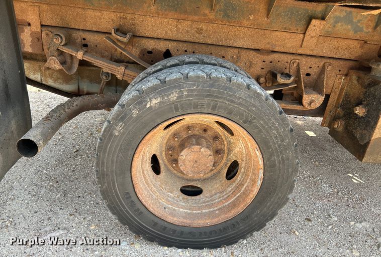 image for item OK9612 2005 Ford F550 Super Duty  dump flatbed truck