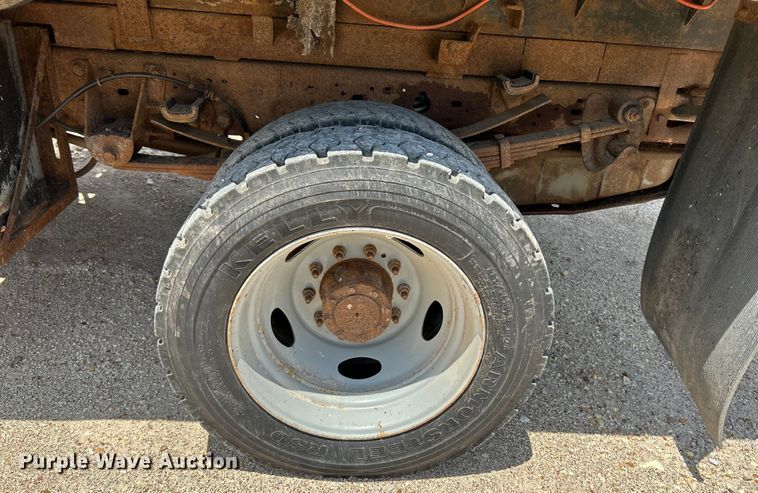 image for item OK9612 2005 Ford F550 Super Duty  dump flatbed truck