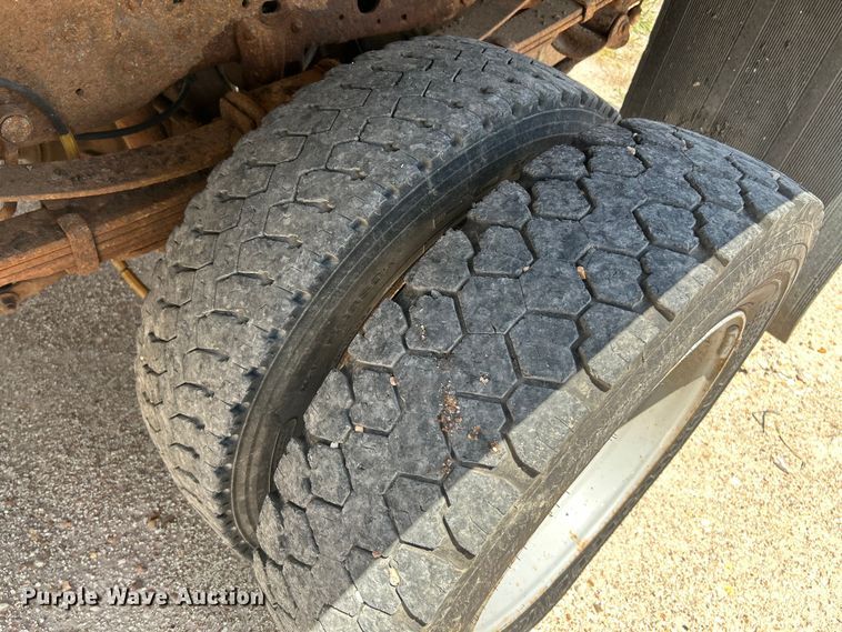 image for item OK9612 2005 Ford F550 Super Duty  dump flatbed truck