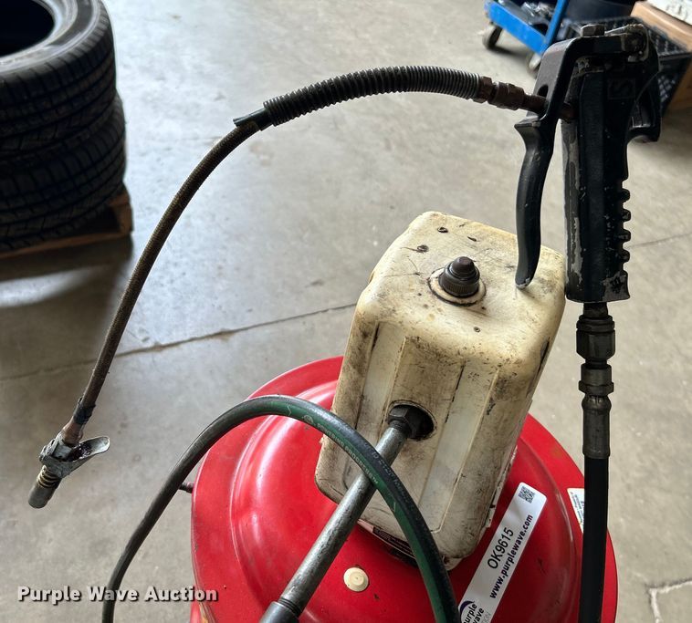 image for item OK9615 Lincoln  pneumatic pump