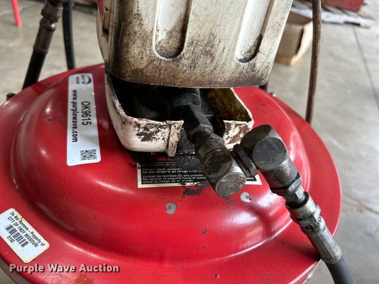 image for item OK9615 Lincoln  pneumatic pump