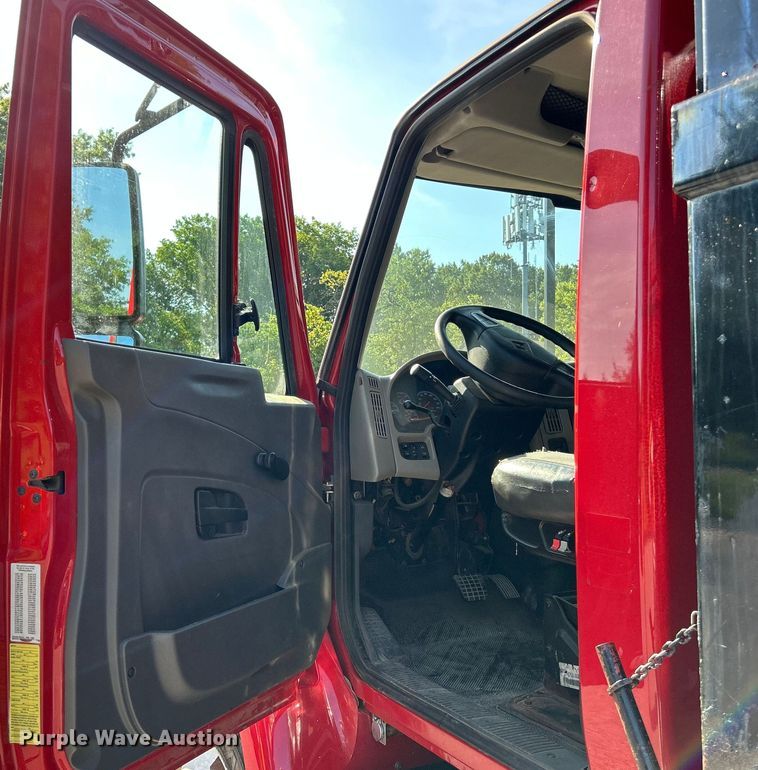 image for item OK9648 2009 International WorkStar 7400  dump truck