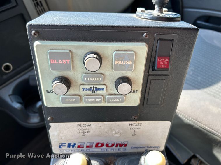 image for item OK9648 2009 International WorkStar 7400  dump truck