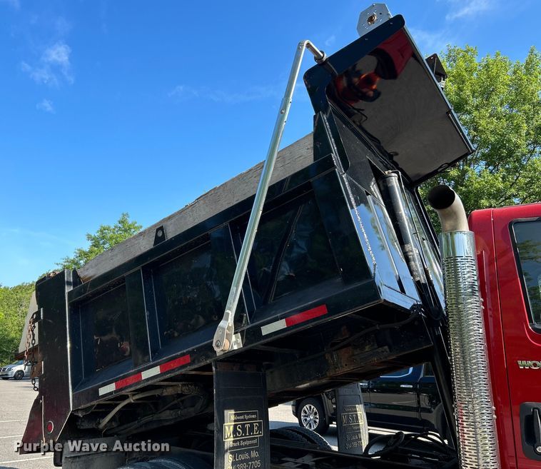 image for item OK9648 2009 International WorkStar 7400  dump truck