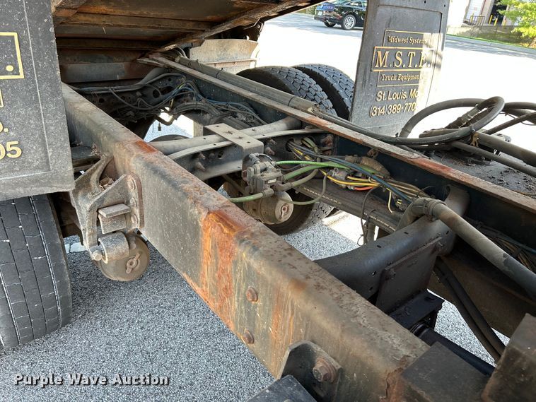 image for item OK9648 2009 International WorkStar 7400  dump truck