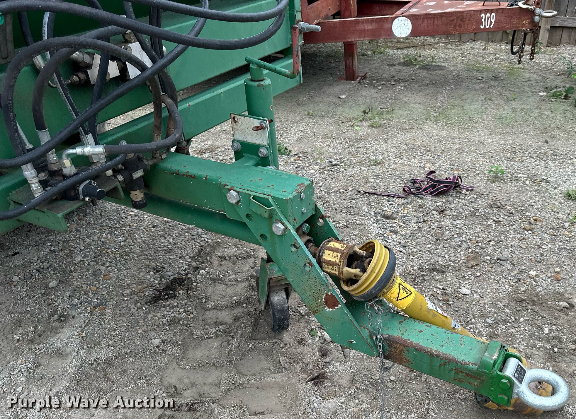 Bannerman BTD20 top dresser spreader in Shawnee, KS Item JX9015 for sale Purple Wave