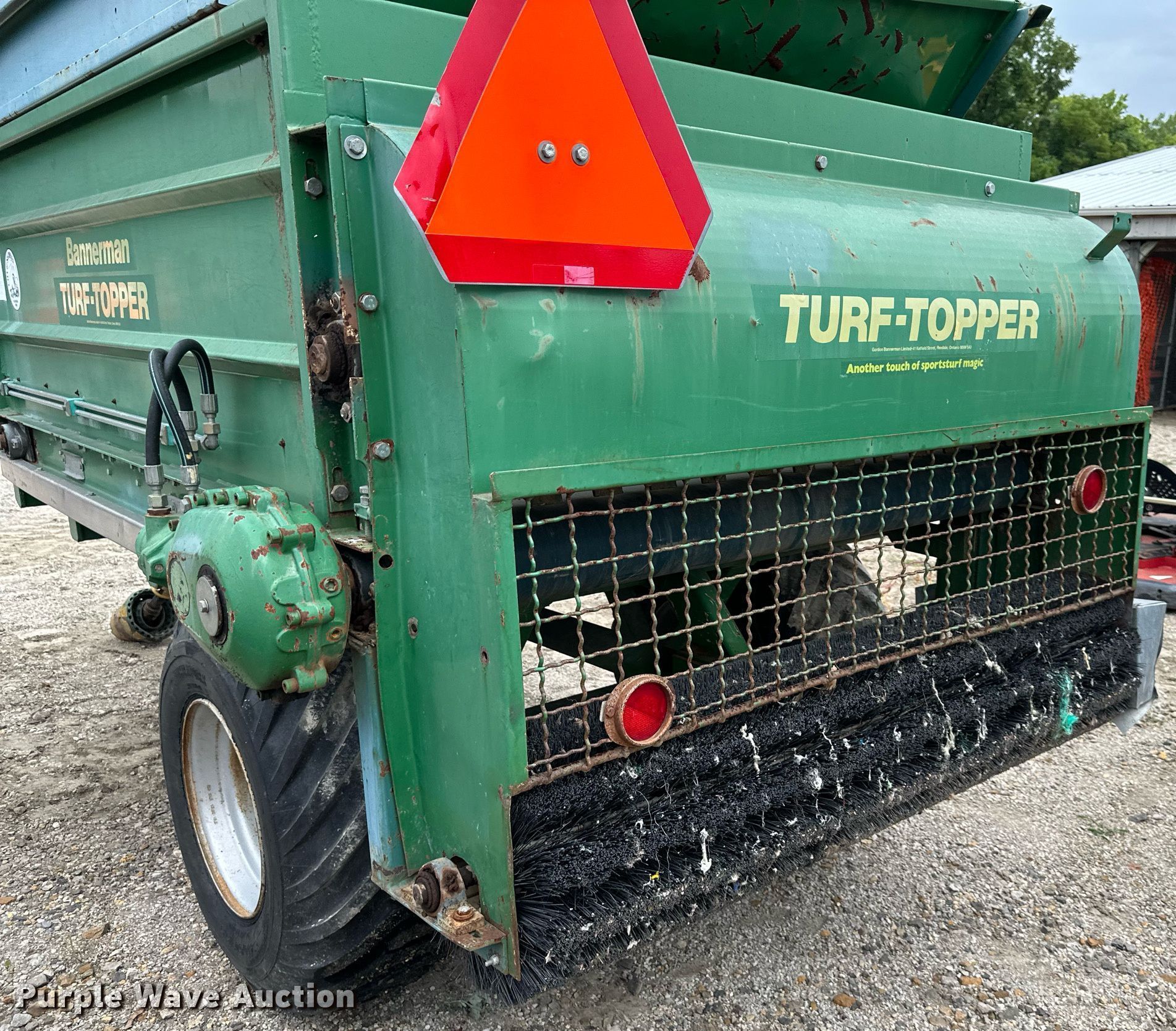 Bannerman BTD20 top dresser spreader in Shawnee, KS Item JX9015 sold Purple Wave