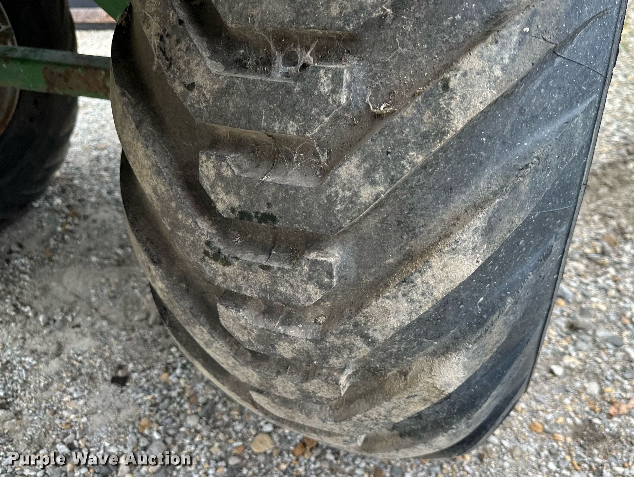 Bannerman BTD20 top dresser spreader in Shawnee, KS Item JX9015 sold Purple Wave