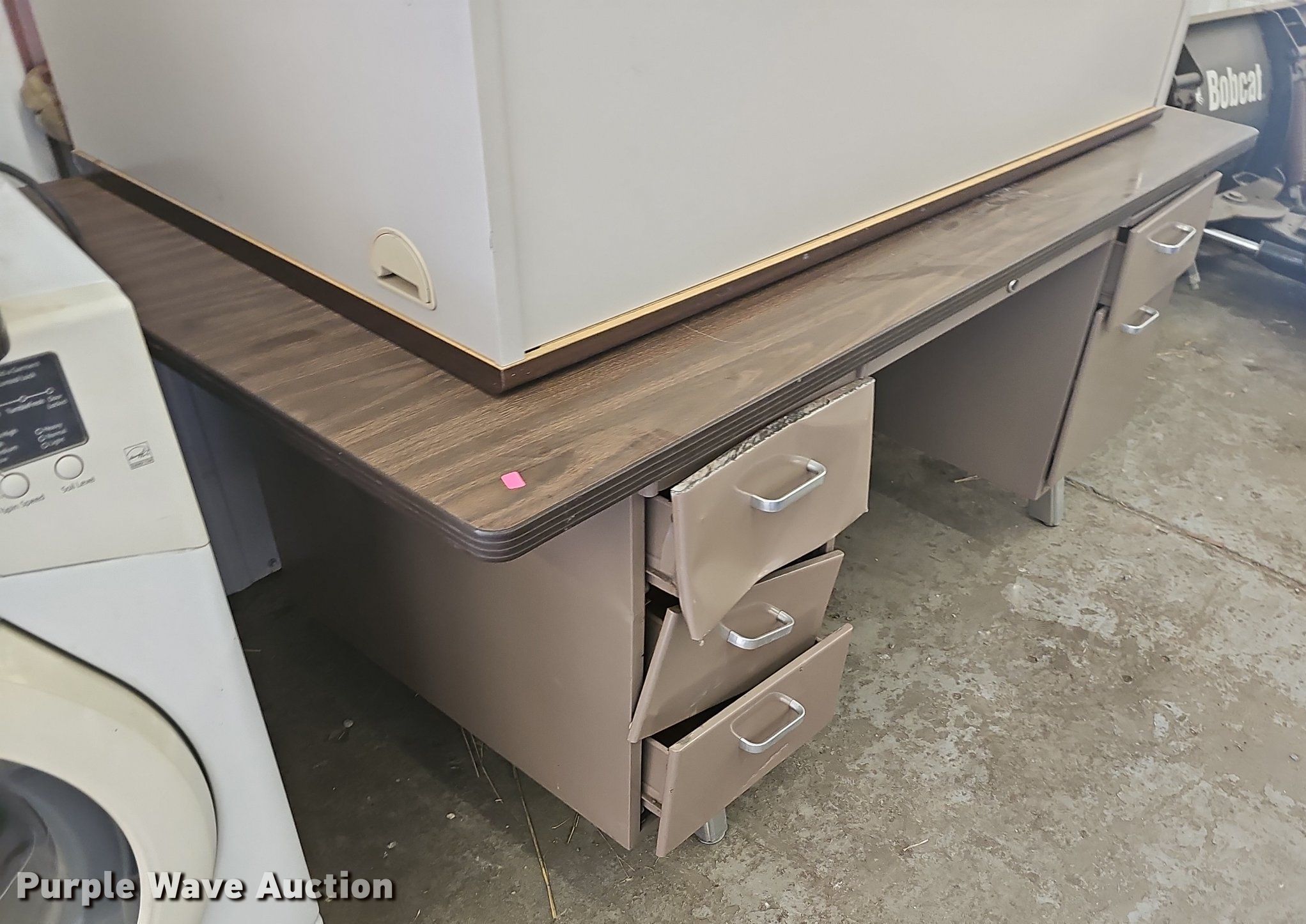 (2) office desks in Lebanon, MO Item NT9740 sold Purple Wave