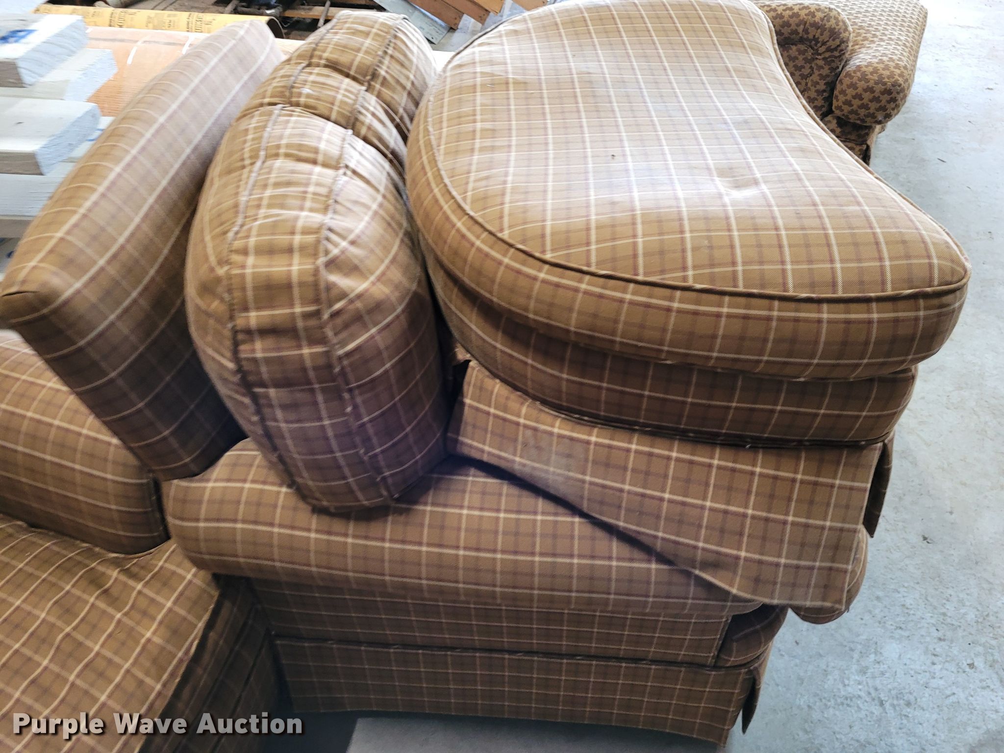 Furniture in Edgerton, KS Item NX9659 sold Purple Wave