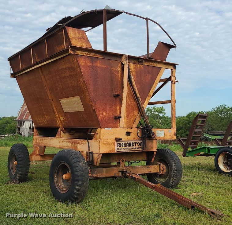 image for item BR9781 Richardton 1200  silage dump wagon