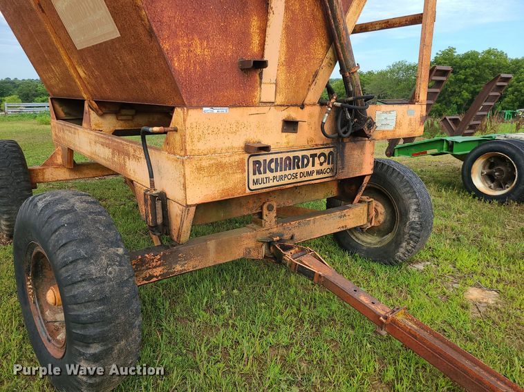 image for item BR9781 Richardton 1200  silage dump wagon