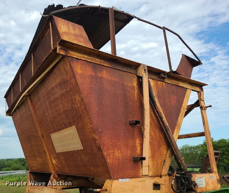image for item BR9781 Richardton 1200  silage dump wagon