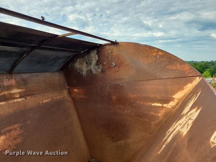 image for item BR9781 Richardton 1200  silage dump wagon