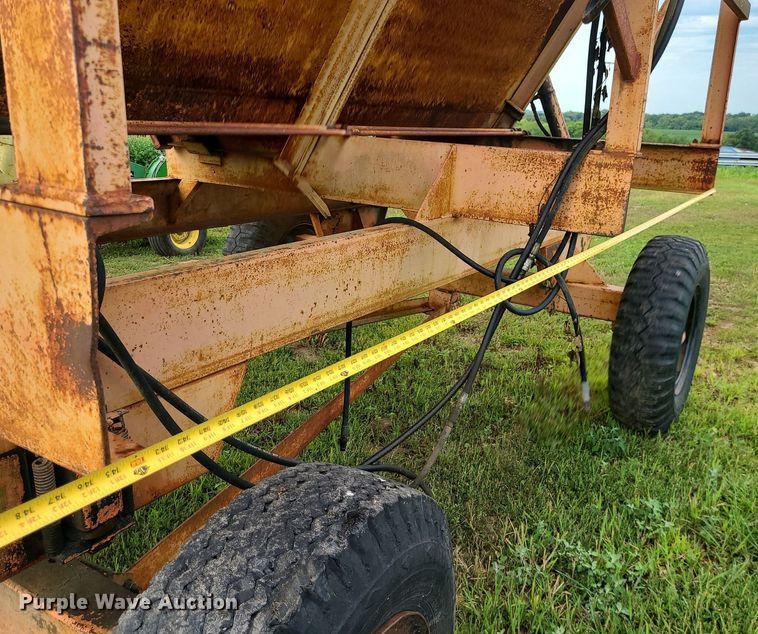 image for item BR9781 Richardton 1200  silage dump wagon
