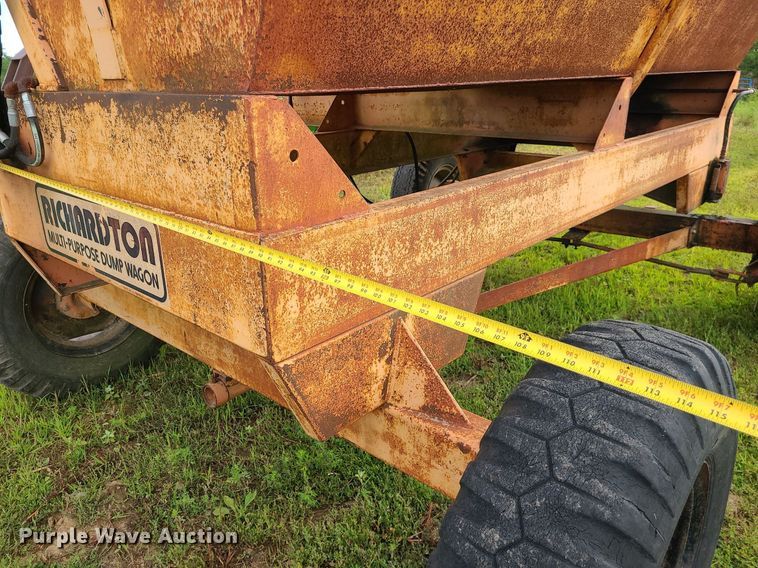 image for item BR9781 Richardton 1200  silage dump wagon