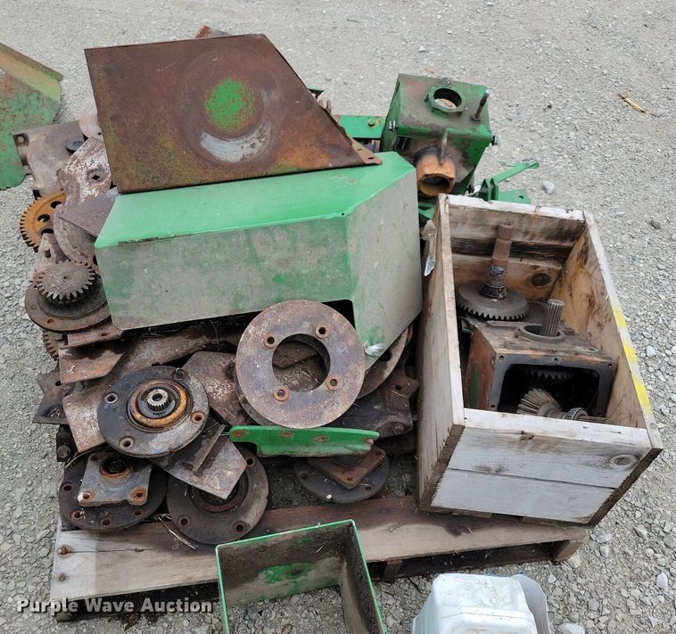 image for item DN4005 2008 John Deere 946 MoCo  swather / windrower