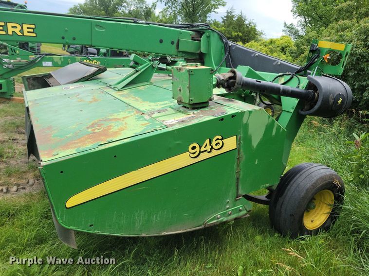 image for item DN4006 2007 John Deere 946 MoCo  swather / windrower